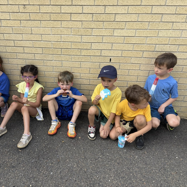 children eating ice cream