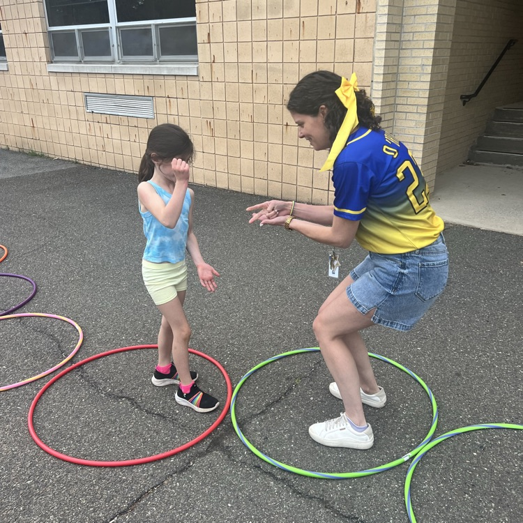 Mrs. O'Brien hopped in to have some field day fun with KRO