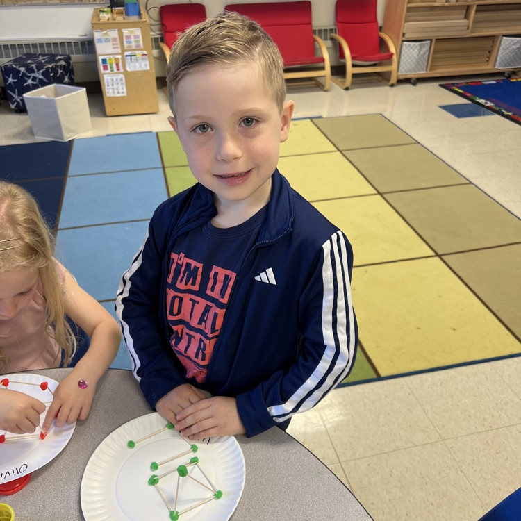 KRO uses play-doh & toothpicks to build 3D shapes.