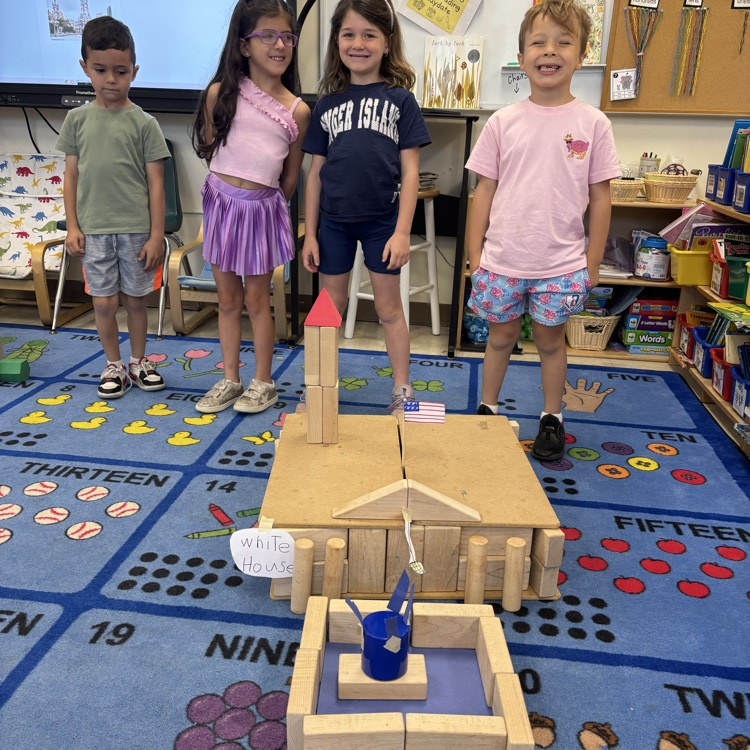 the White House made of blocks 