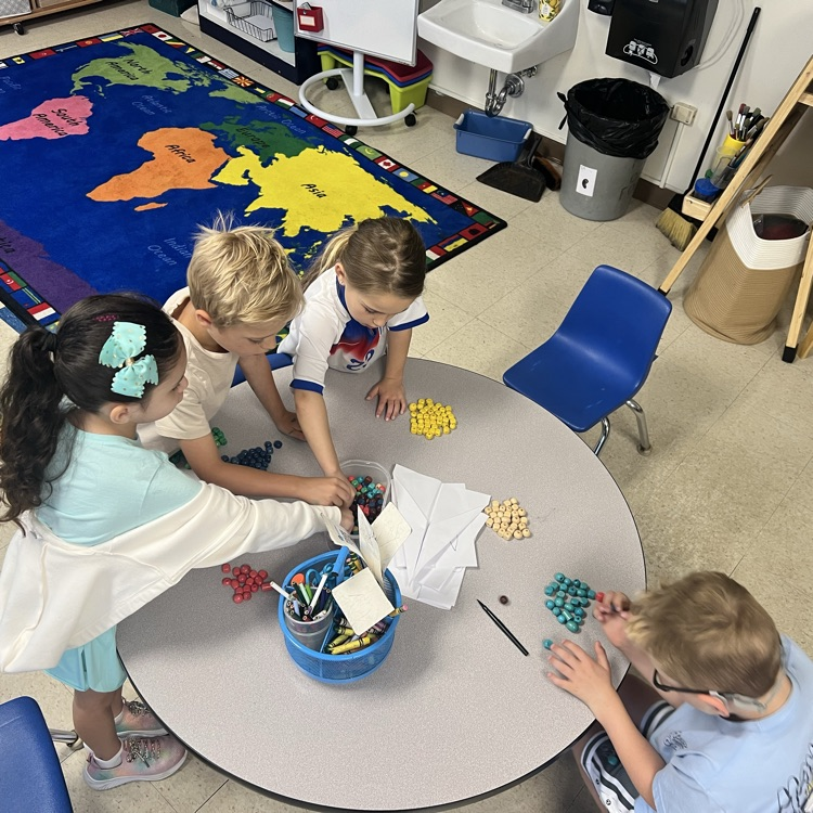 KRO sorts a variety of loose parts by attributes.