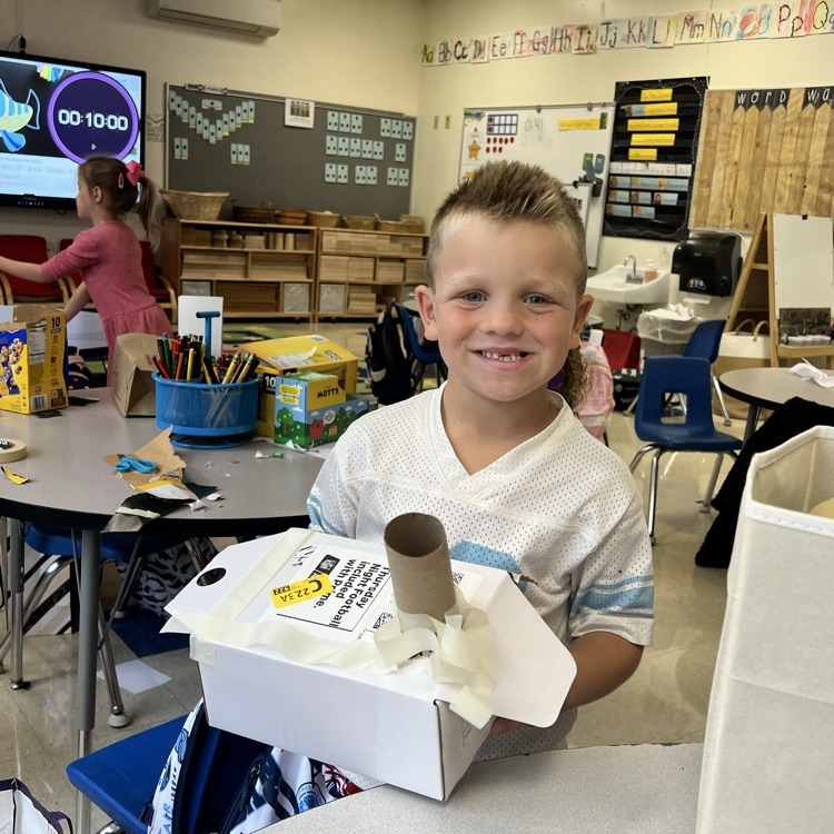 Makerspace Friday in KR. Robots, a house, a jellyfish and more!