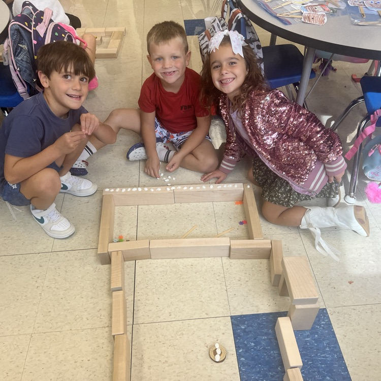 KR built the setting for The Three Bears using blocks and loose parts