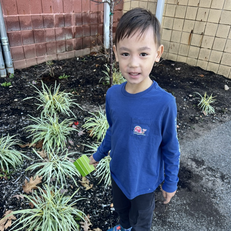KR went outside with Mrs. Viaud to match colors in nature.