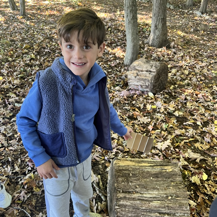 KR went outside with Mrs. Viaud to match colors in nature.