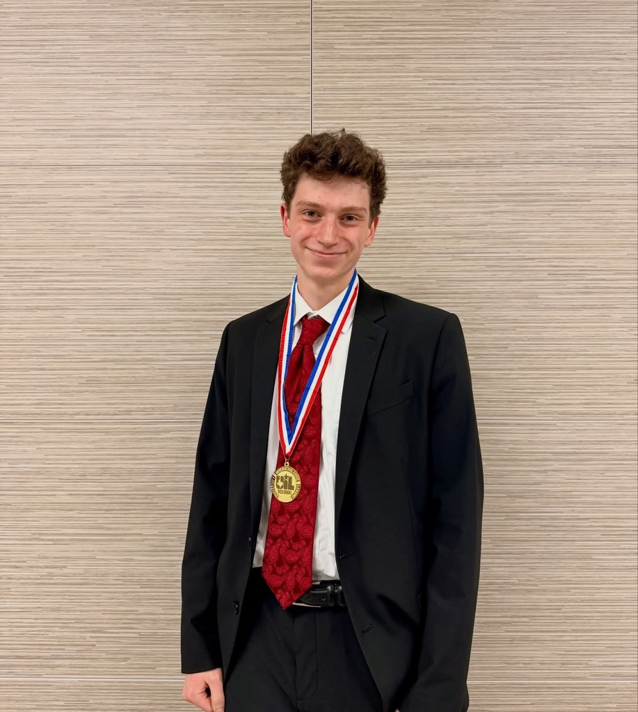 Our very own 5A PROSE REGIONAL CHAMPION—Mr. Alex Burkhart!!! We are so very proud of you Alex! Let’s go to STATE!!!🤝📖🥇