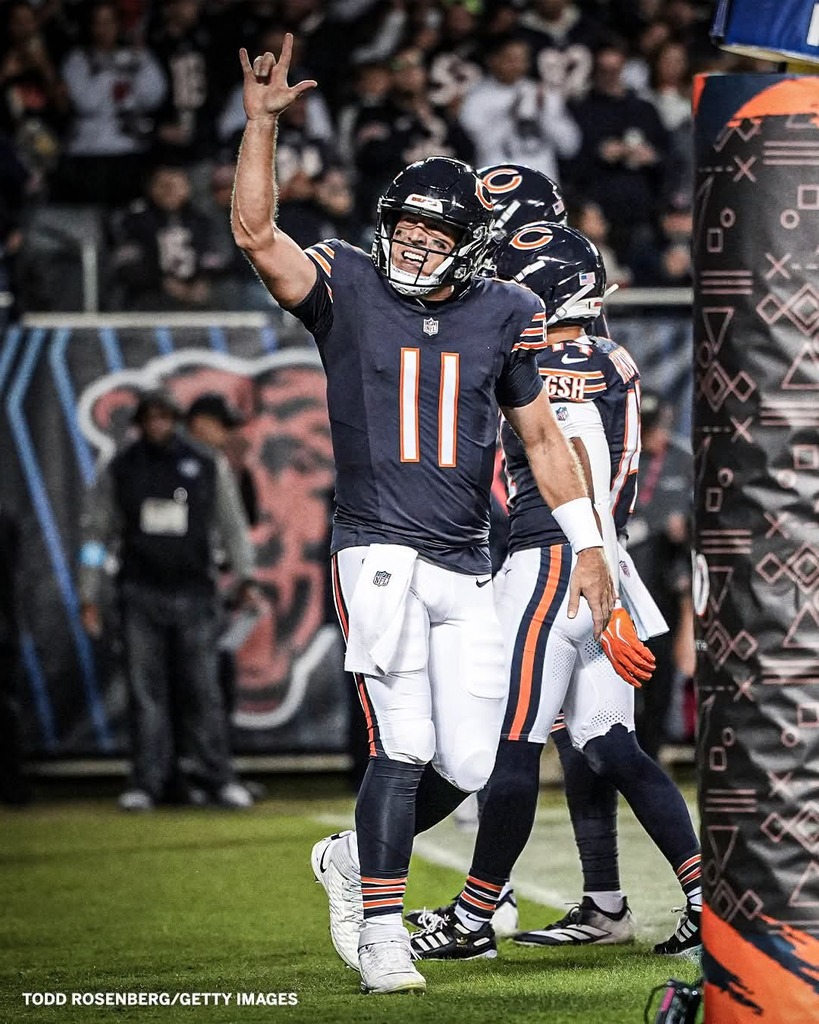 🏈 A pretty cool moment for Wylie on Monday Night Football!
Congratulations to 2006 Wylie High School graduate Case Keenum on the big win during the Monday Night Football broadcast, with Wylie High School even getting a shoutout from Joe Buck.