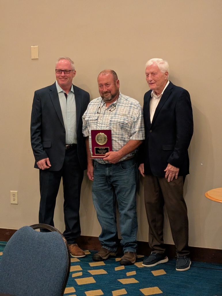 Jeff Adams recieves award