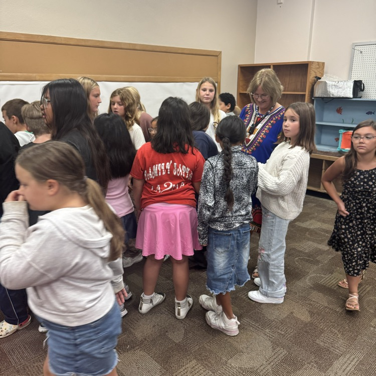 Beadle 4th graders listened to Mrs. May present in her trip to Africa. They learned about Kenyan culture, animals, and geography. In addition to her presentation, she showed items she brought back. 