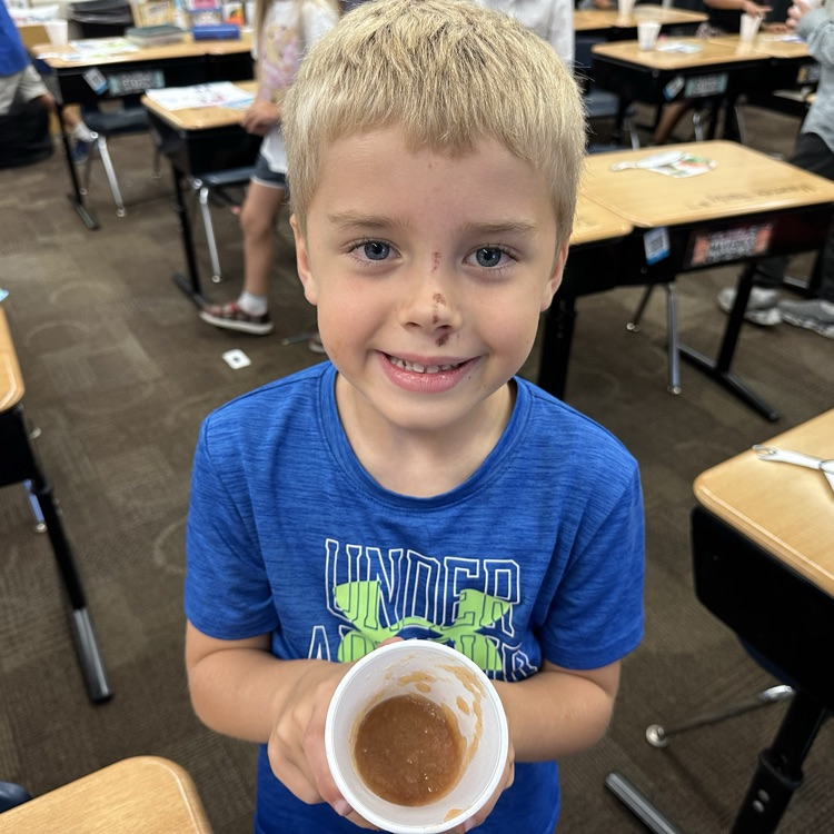 Yum! Applesauce!
