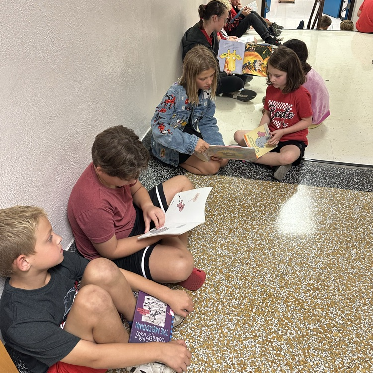Mrs. Sayler's 5th graders at Beadle had a great homecoming week!