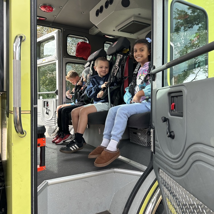 Mrs. Vlasman's Beadle 2nd Graders had a great visit from the Yankton Fire Department!
