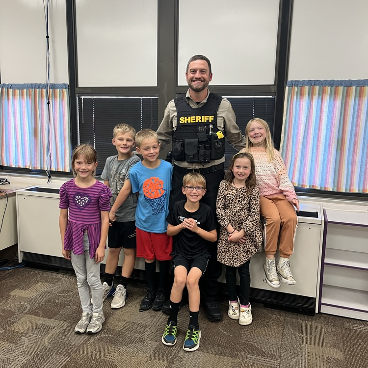Beadle 2nd Graders loved hearing from our guest reader, Sheriff Crissey.