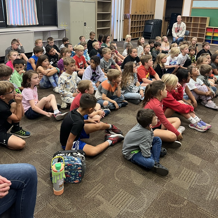 Beadle 2nd Graders loved hearing from our guest reader, Sheriff Crissey.