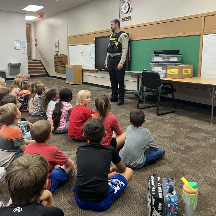 Beadle 2nd Graders loved hearing from our guest reader, Sheriff Crissey.