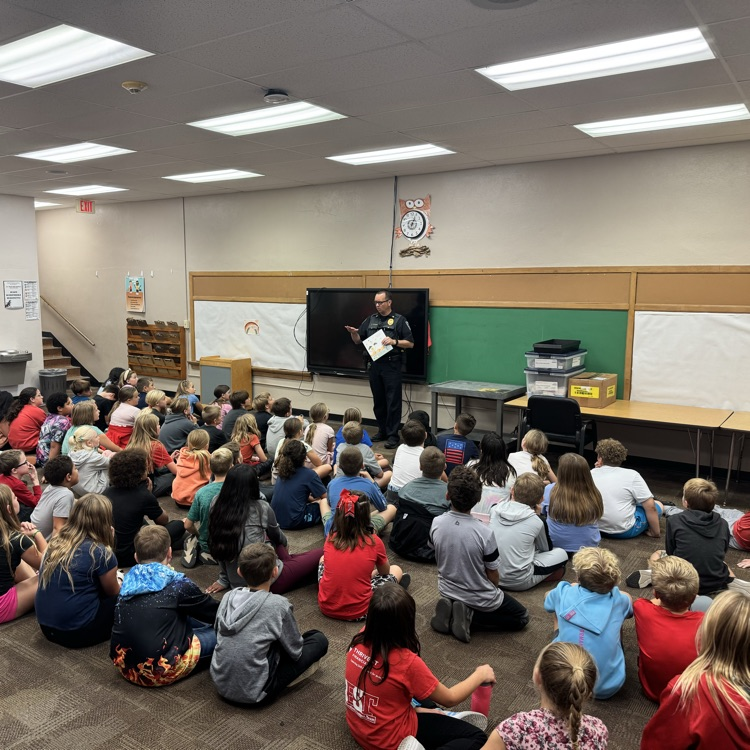 Assistant Chief Rothenberger from the Yankton Police Department provided a very entertaining read aloud for the Beadle 4th graders. Sheriff Crissey also joined in on the fun!