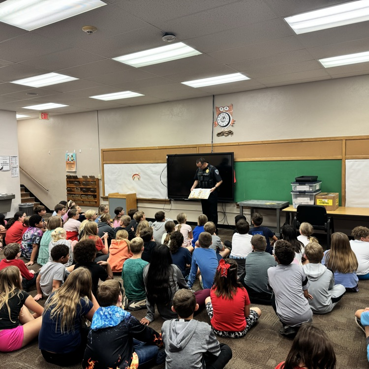 Assistant Chief Rothenberger from the Yankton Police Department provided a very entertaining read aloud for the Beadle 4th graders. Sheriff Crissey also joined in on the fun!