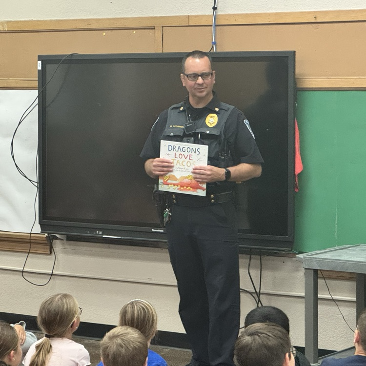 Assistant Chief Rothenberger from the Yankton Police Department provided a very entertaining read aloud for the Beadle 4th graders. Sheriff Crissey also joined in on the fun!