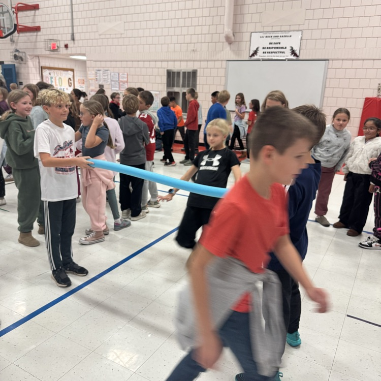 Beadle 4th graders in Mrs. Lukkes's class enjoyed Phil Baker and had a fabulous time singing and dancing!