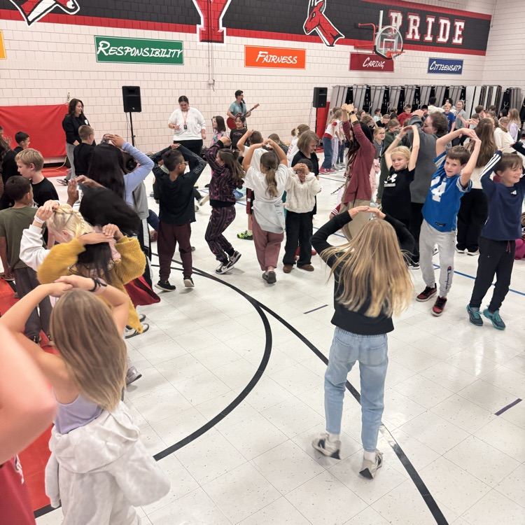 Beadle 4th graders in Mrs. Lukkes's class enjoyed Phil Baker and had a fabulous time singing and dancing!