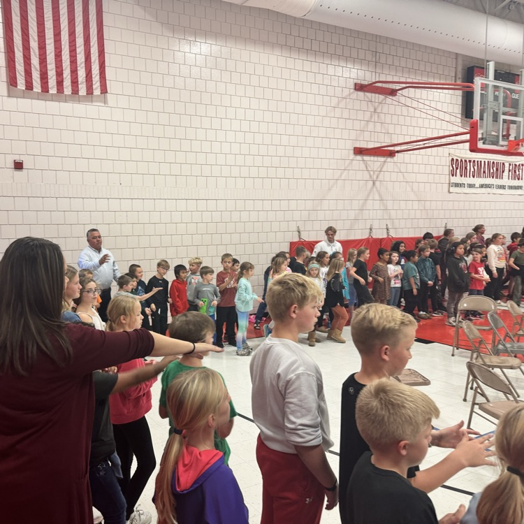 Beadle 4th graders in Mrs. Lukkes's class enjoyed Phil Baker and had a fabulous time singing and dancing!