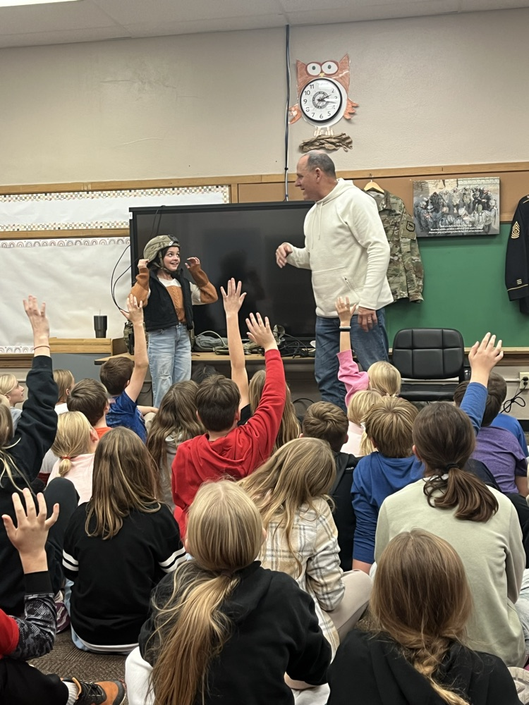 Veteran Schild talking to 5th grade 