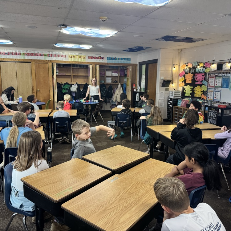 Beadle fourth graders in Mrs. Lukkes's classroom enjoyed their Educator for a Day event! Thank you Liz Healy for sharing about germs and staying healthy!