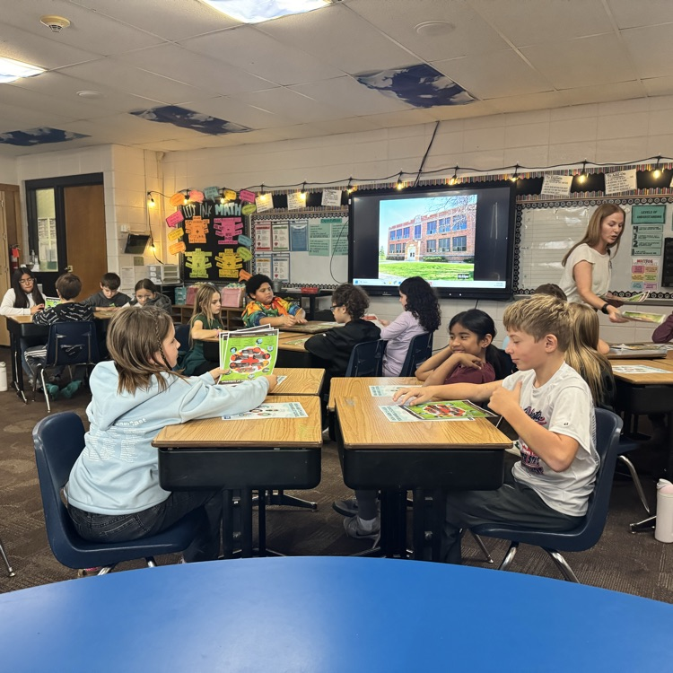 Beadle fourth graders in Mrs. Lukkes's classroom enjoyed their Educator for a Day event! Thank you Liz Healy for sharing about germs and staying healthy!