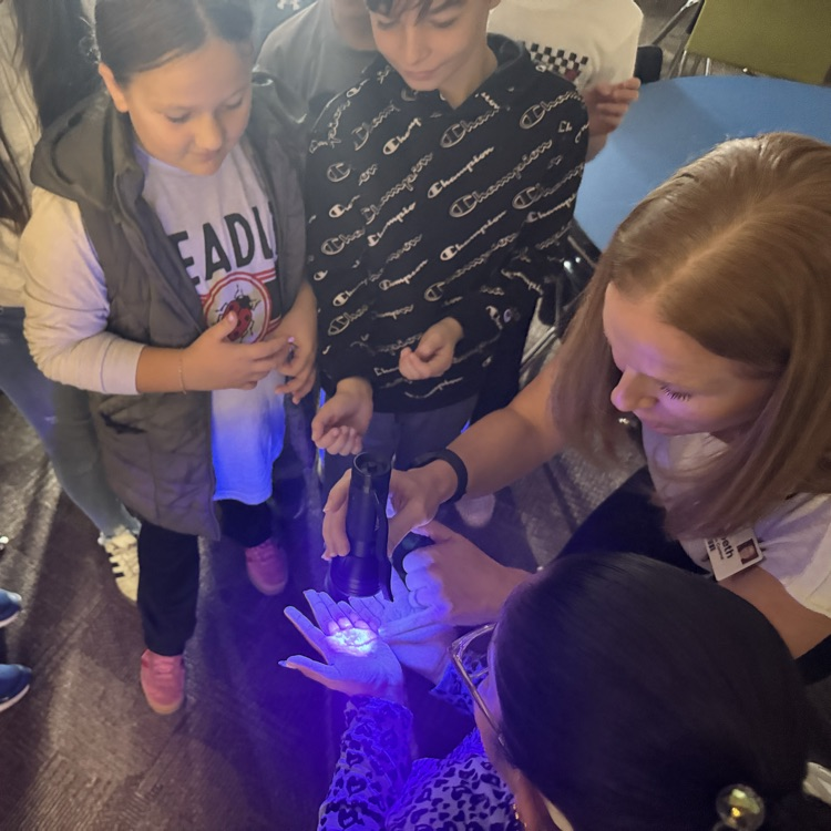 Beadle fourth graders in Mrs. Lukkes's classroom enjoyed their Educator for a Day event! Thank you Liz Healy for sharing about germs and staying healthy!