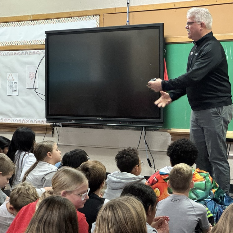 Beadle fourth graders in Mrs. Lukkes's classroom enjoyed their Educator for a Day event! Thank you Jerome Klimisch for sharing about one room school houses and Yankton School District history!