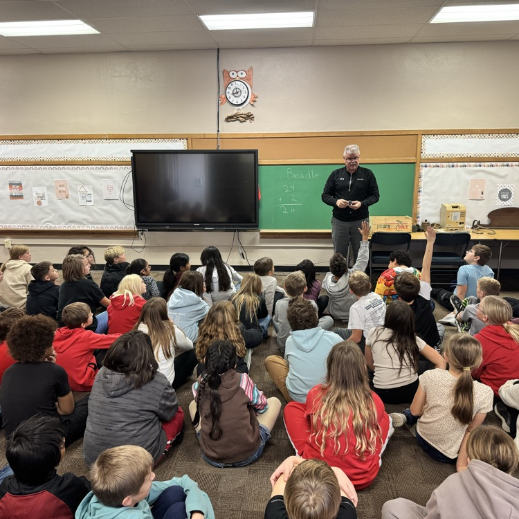 Beadle fourth graders in Mrs. Lukkes's classroom enjoyed their Educator for a Day event! Thank you Jerome Klimisch for sharing about one room school houses and Yankton School District history!