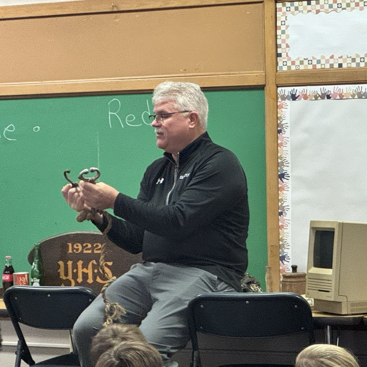 Beadle fourth graders in Mrs. Lukkes's classroom enjoyed their Educator for a Day event! Thank you Jerome Klimisch for sharing about one room school houses and Yankton School District history!
