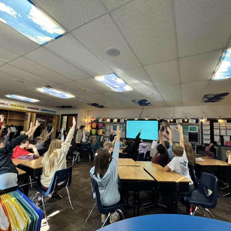 Beadle fourth graders in Mrs. Lukkes's classroom enjoyed their Educator for a Day event! Thank you Dr. Heather Olson for sharing about Yankton Middle School and the fun activities we got to do! 