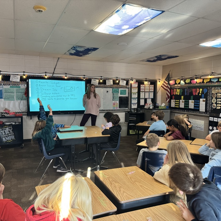 Beadle fourth graders in Mrs. Lukkes's classroom enjoyed their Educator for a Day event! Thank you Dr. Heather Olson for sharing about Yankton Middle School and the fun activities we got to do! 
