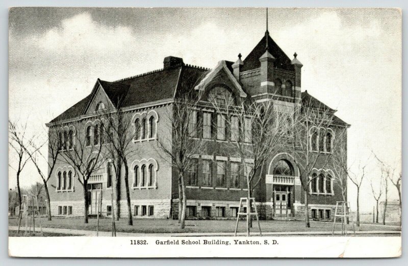 Garfield School
