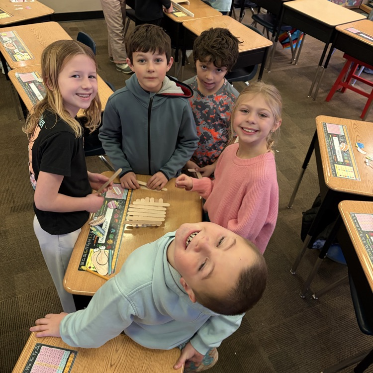 Mrs.Vlasman's 2nd Grade enjoyed designing and building tables with craft sticks and dominos.