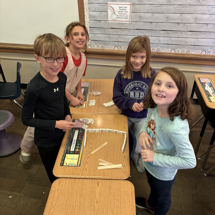 Mrs.Vlasman's 2nd Grade enjoyed designing and building tables with craft sticks and dominos.