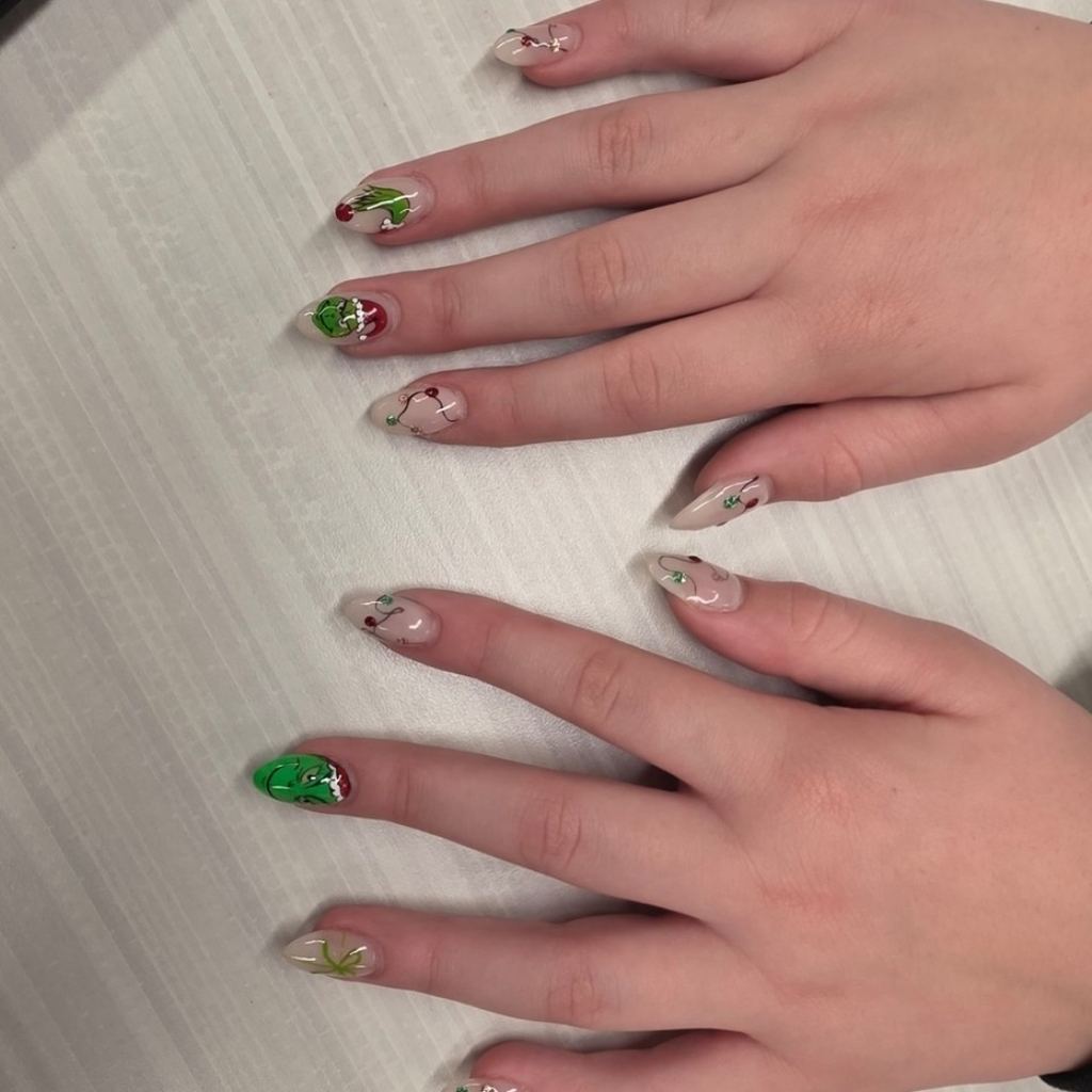 Grinch Nails