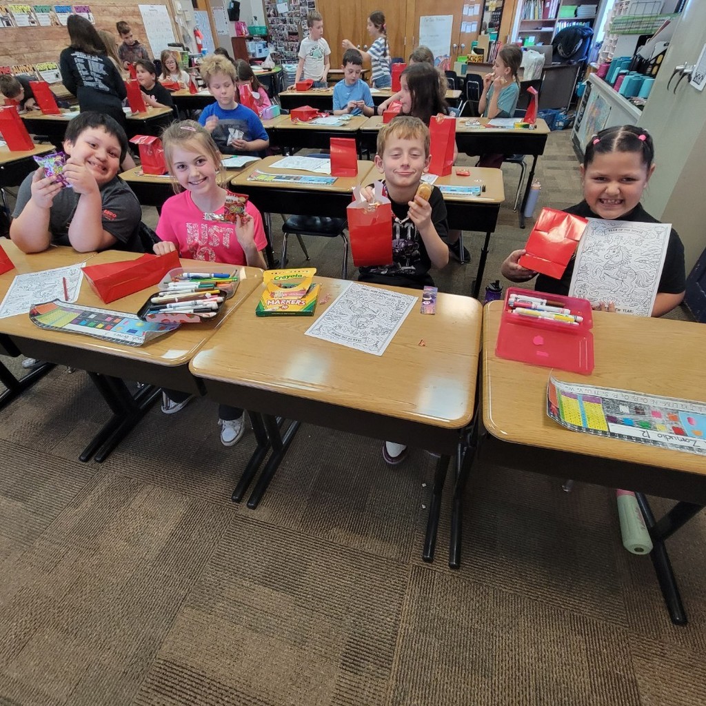 Students enjoying Chinese treats. 