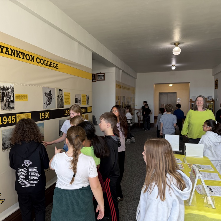 Mrs. Lukkes's fourth graders at Beadle enjoyed the Mead Museum. They learned about the Dust Bowl, Lewis and Clark, and Yankton College. 