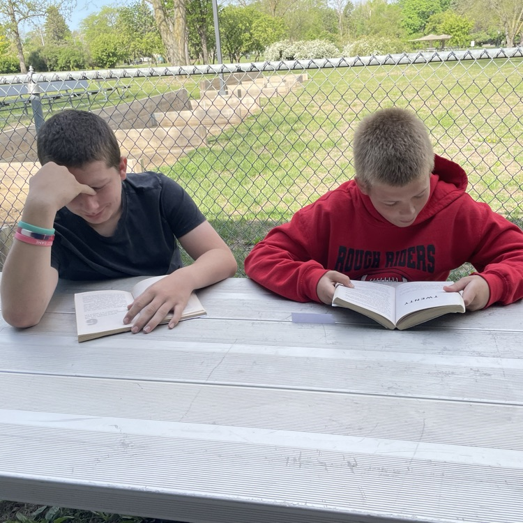 Despite the wind, it’s a great day to take a book to the park! Mrs. Stanosheck’s 7th Grade ELA students