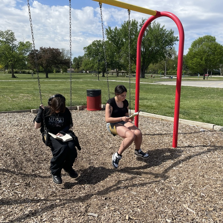 Despite the wind, it’s a great day to take a book to the park! Mrs. Stanosheck’s 7th Grade ELA students