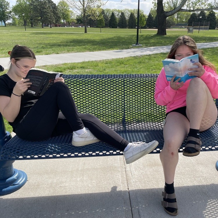 Despite the wind, it’s a great day to take a book to the park! Mrs. Stanosheck’s 7th Grade ELA students