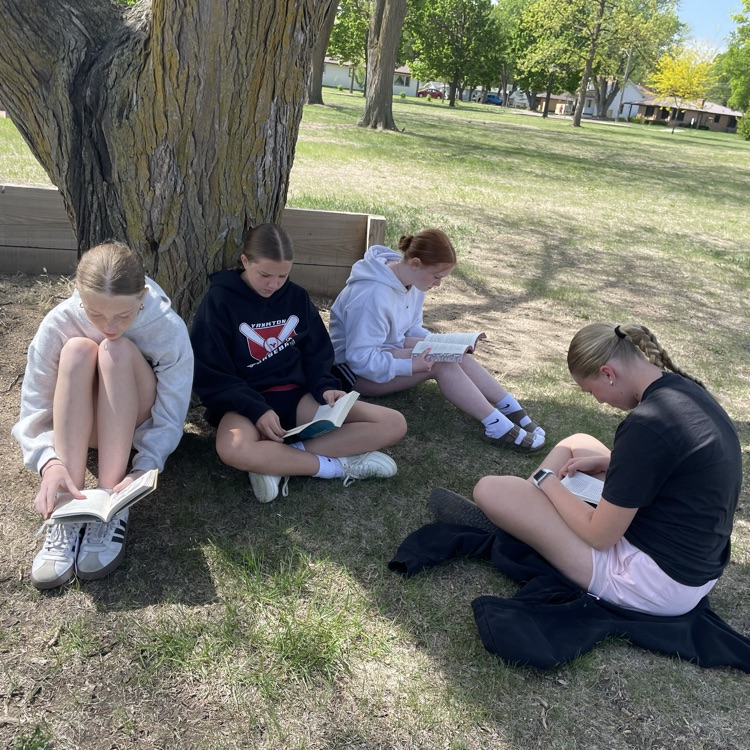 Despite the wind, it’s a great day to take a book to the park! Mrs. Stanosheck’s 7th Grade ELA students