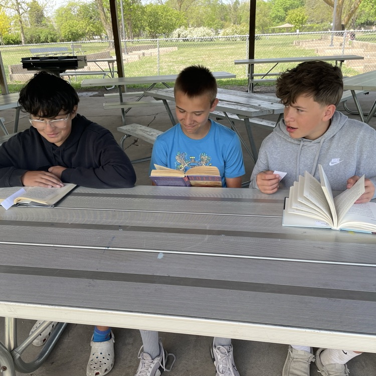 Despite the wind, it’s a great day to take a book to the park! Mrs. Stanosheck’s 7th Grade ELA students