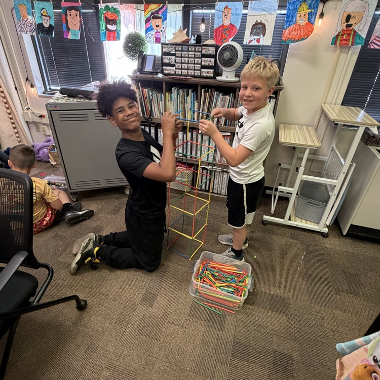 Mrs. Kocmick's Beadle 5th grade building and creating with 2nd graders.