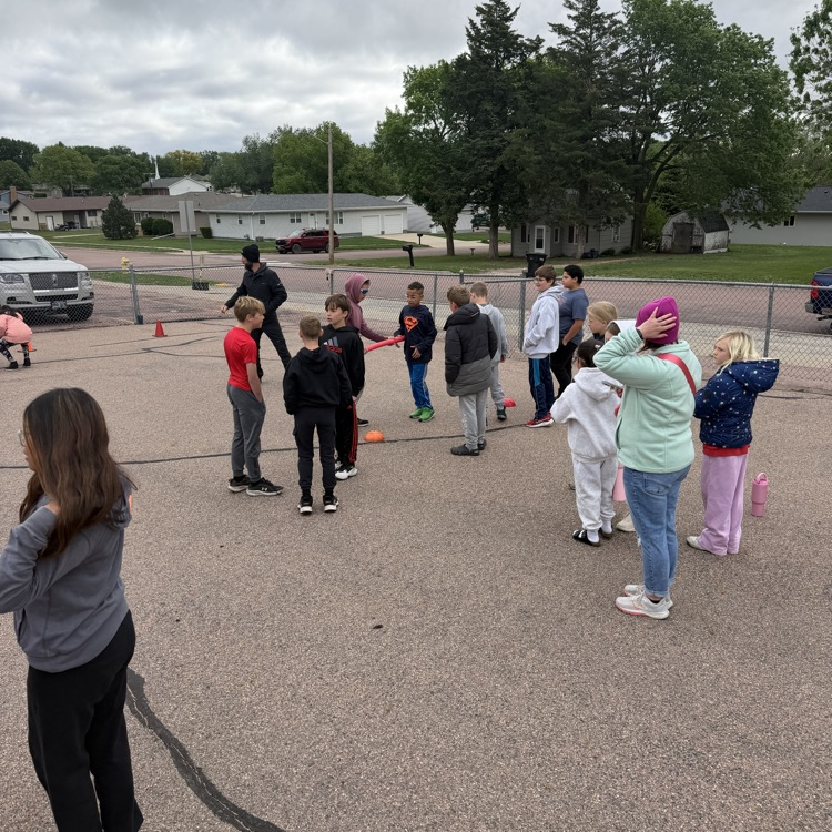 Mrs. Lukkes's fourth graders at Beadle enjoyed all of the Field Day activities. It was a great way to end a fantastic year!