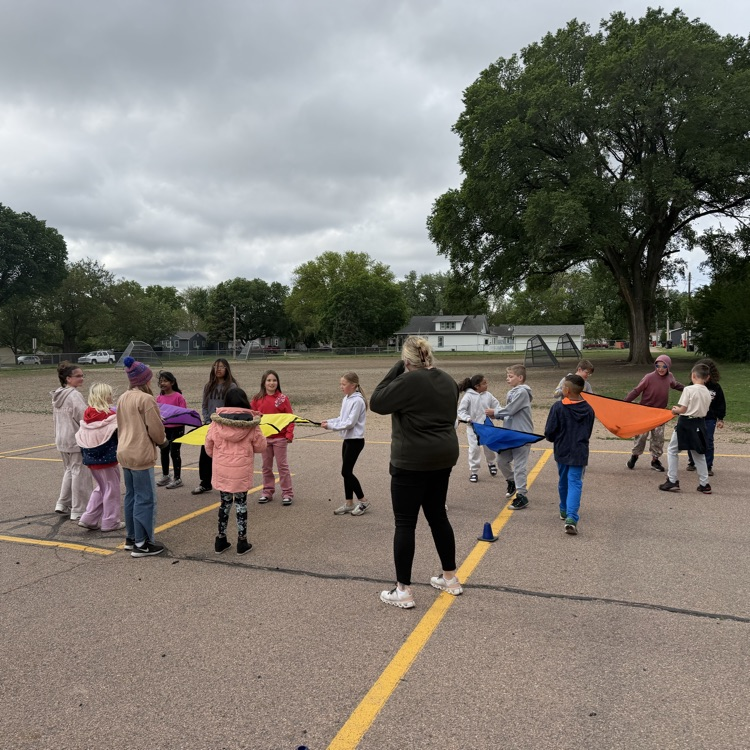 Mrs. Lukkes's fourth graders at Beadle enjoyed all of the Field Day activities. It was a great way to end a fantastic year!