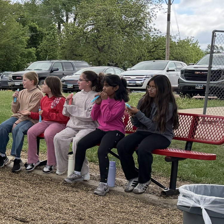 Mrs. Lukkes's fourth graders at Beadle enjoyed all of the Field Day activities. It was a great way to end a fantastic year!