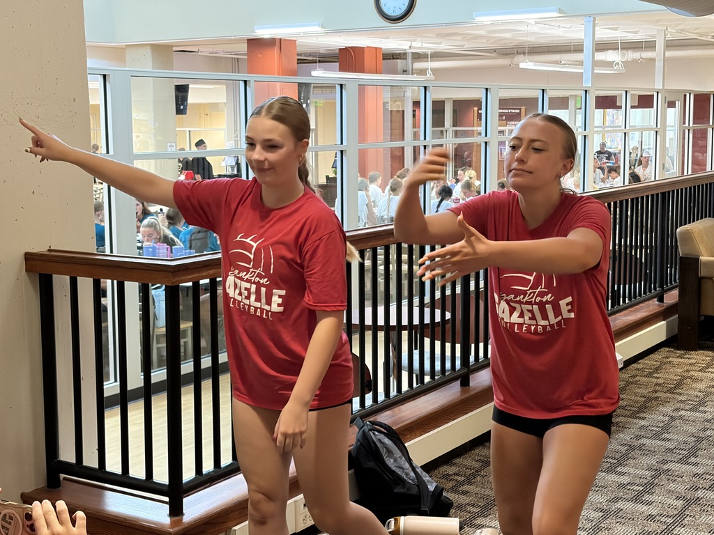 SMSU  VB Team Camp